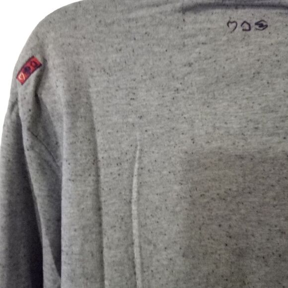 Being Human gray long sleeve V neck spread a smile Tee shirt size M - Picture 6 of 10